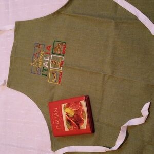 Italia Apron and Everyday Italian Cookboo